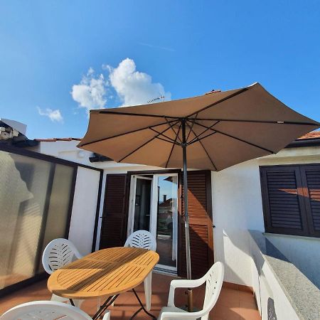 Apartment With Terace And Sea View Marica Krk Town Esterno foto