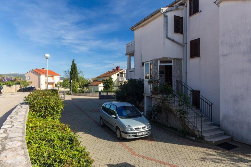 Apartment With Terace And Sea View Marica Krk Town Esterno foto