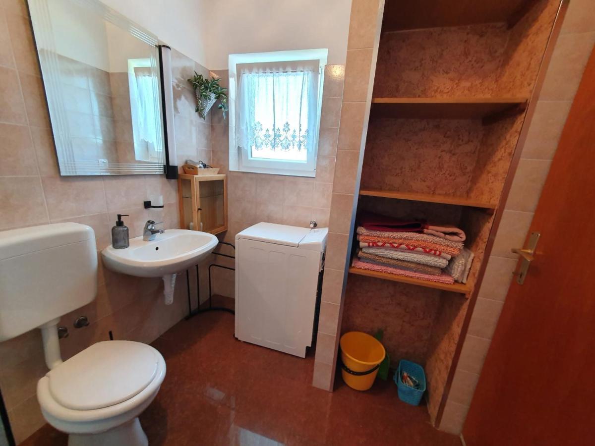 Apartment With Terace And Sea View Marica Krk Town Esterno foto